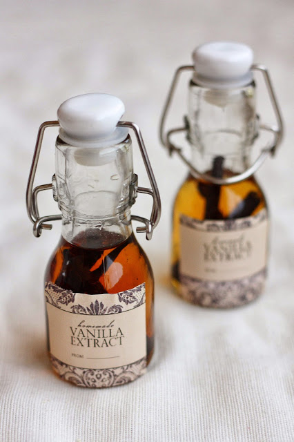 Homemade vanilla extract / Kotitekoinen&nbsp;vaniljauute