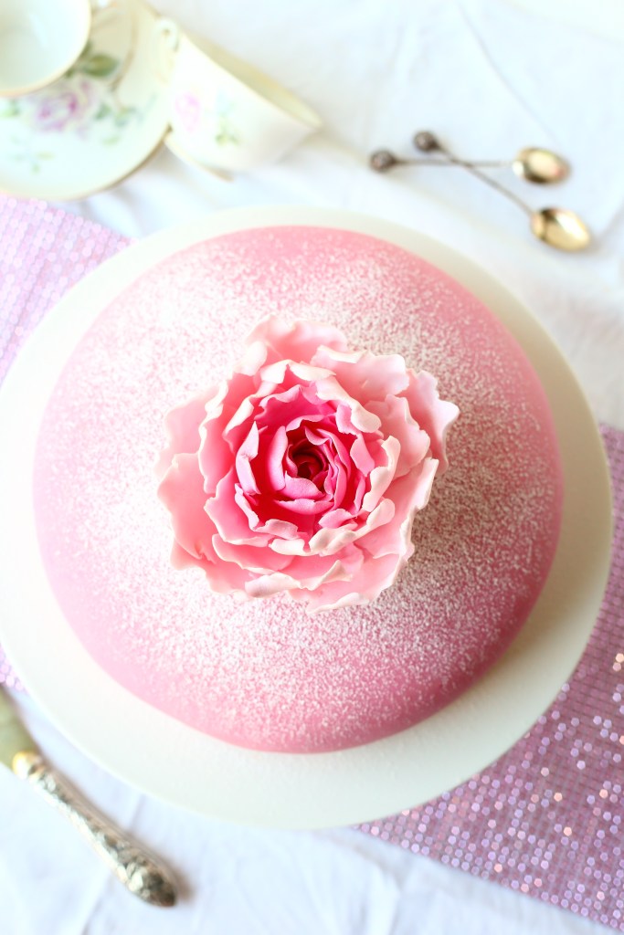 pioni kaulintamassasta koristeena