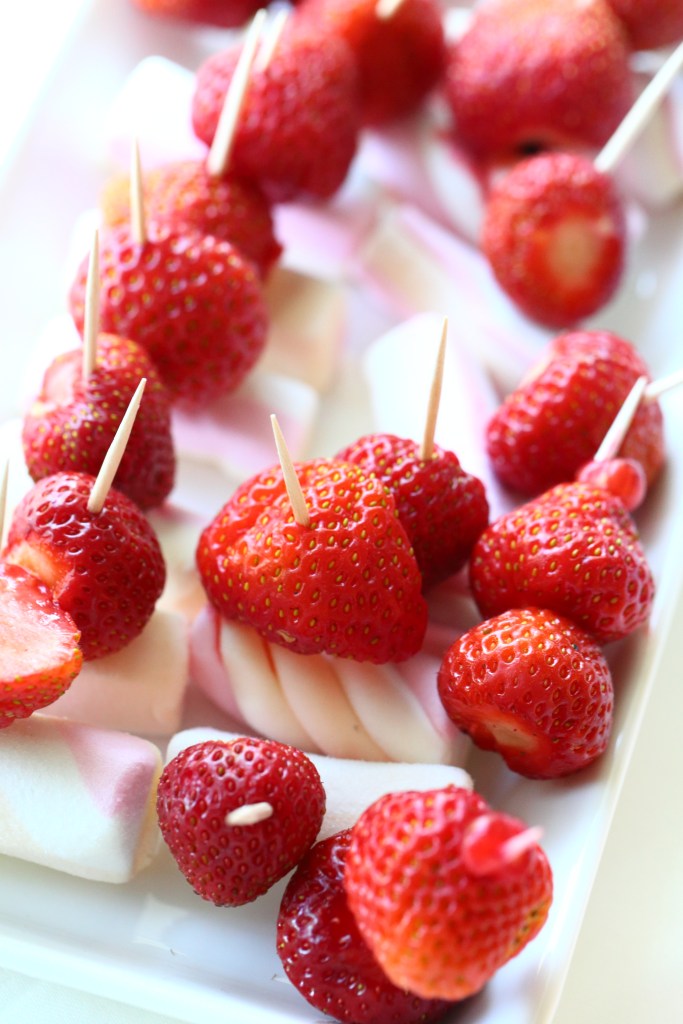 mansikka-vaahtokarkki-tikut