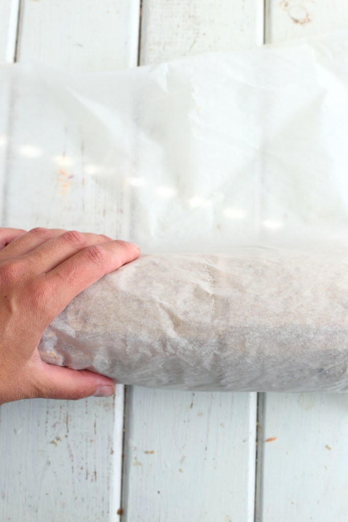 Voileipäkakun voi rullata kuten kääretortun