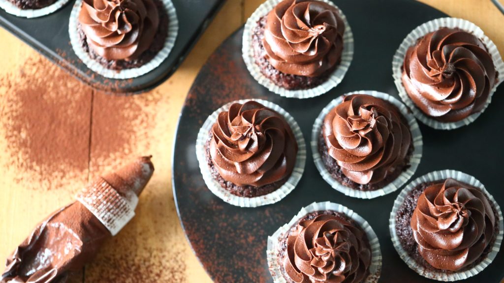 Helppo suklaakuorrute