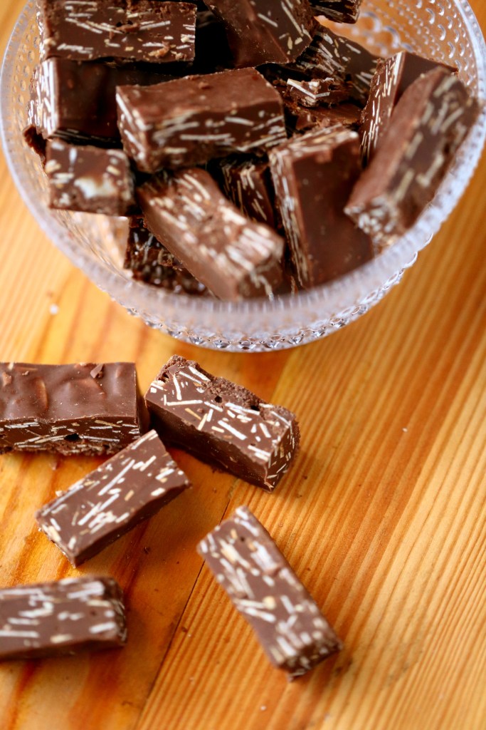 Dubbel nougat ja tumma suklaa maistuvat ihanilta