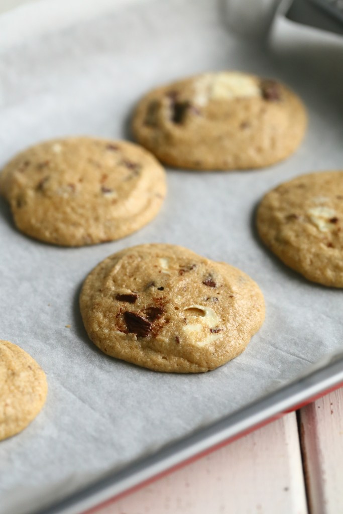 Uunituoreet suklaiset pikkuleivät