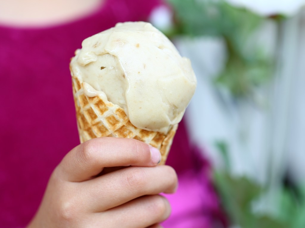 Yhden aineen banaanijäätelö