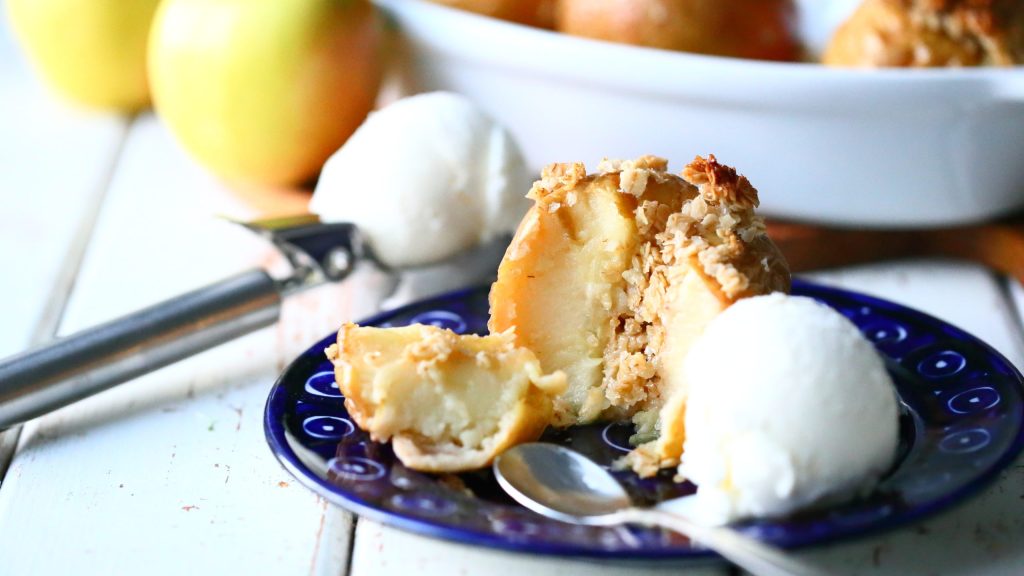 Uuniomenat kauramurulla täytettynä