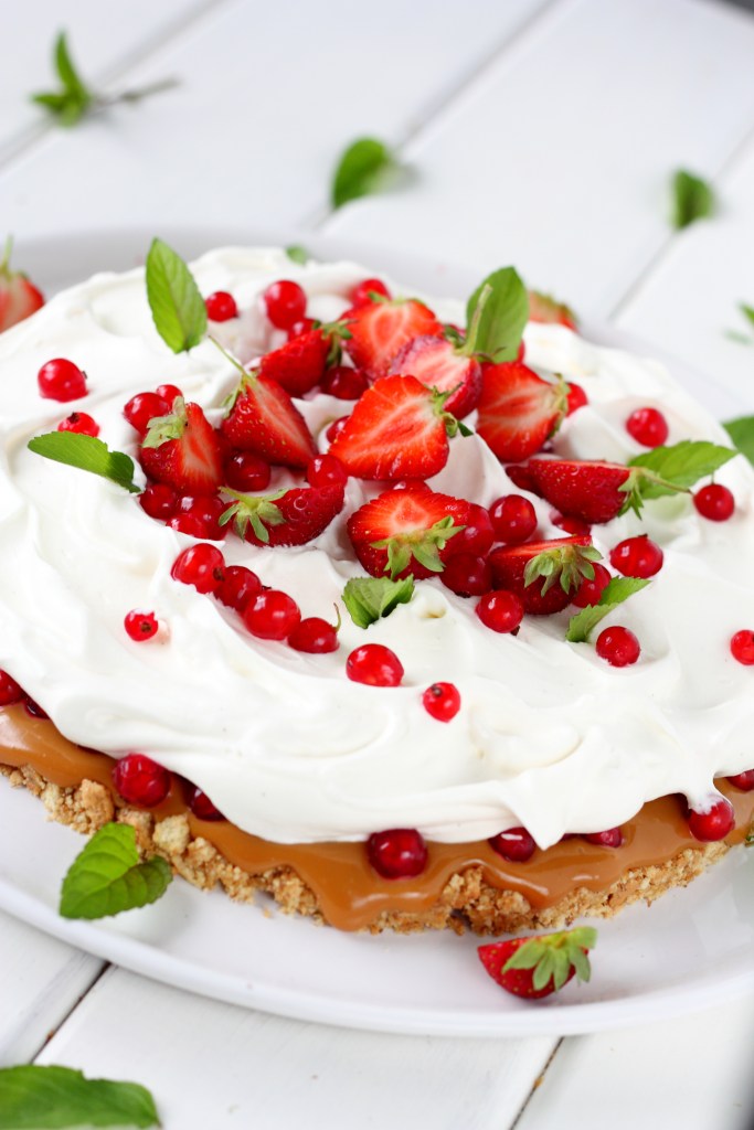 punaherukka kinuski piparminttu piirakka eli punoffee on ilman uunia valmituva herkku