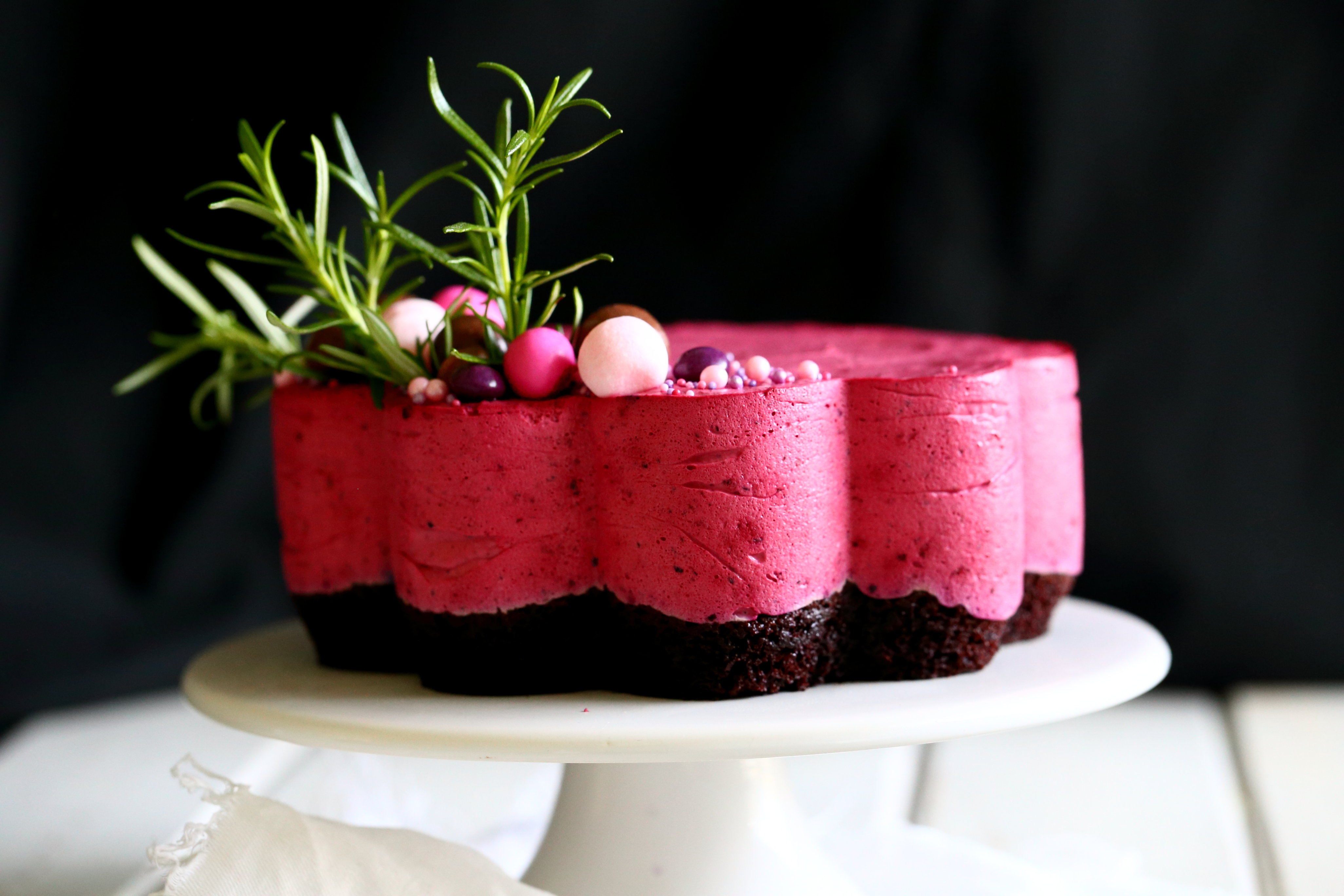 Täydellinen mustaherukkakakku