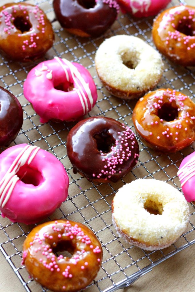 Omenaporalla reikä donitseihin