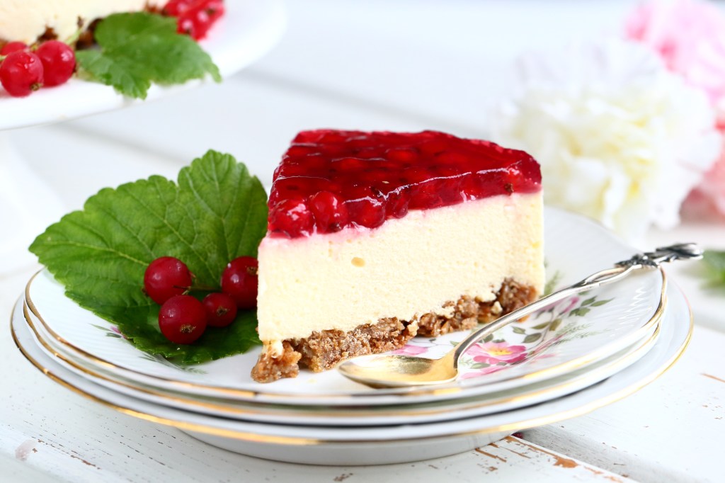 Punaherukka-juustokakku