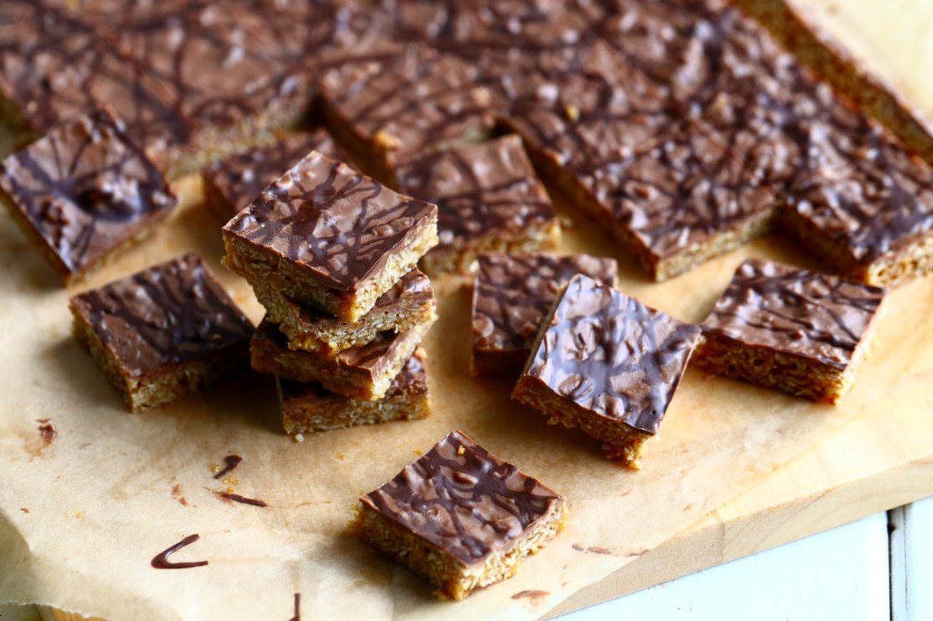 sitkeat keksit uunipellillä