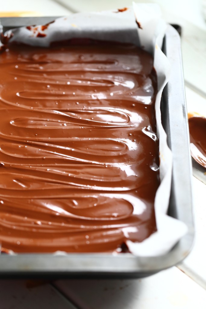 Suklaa saa kiiltoa siirapista