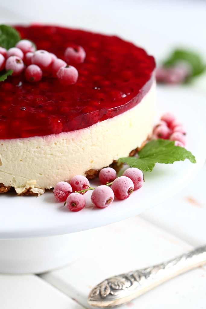 Pakastettuja punaherukoita koristeena