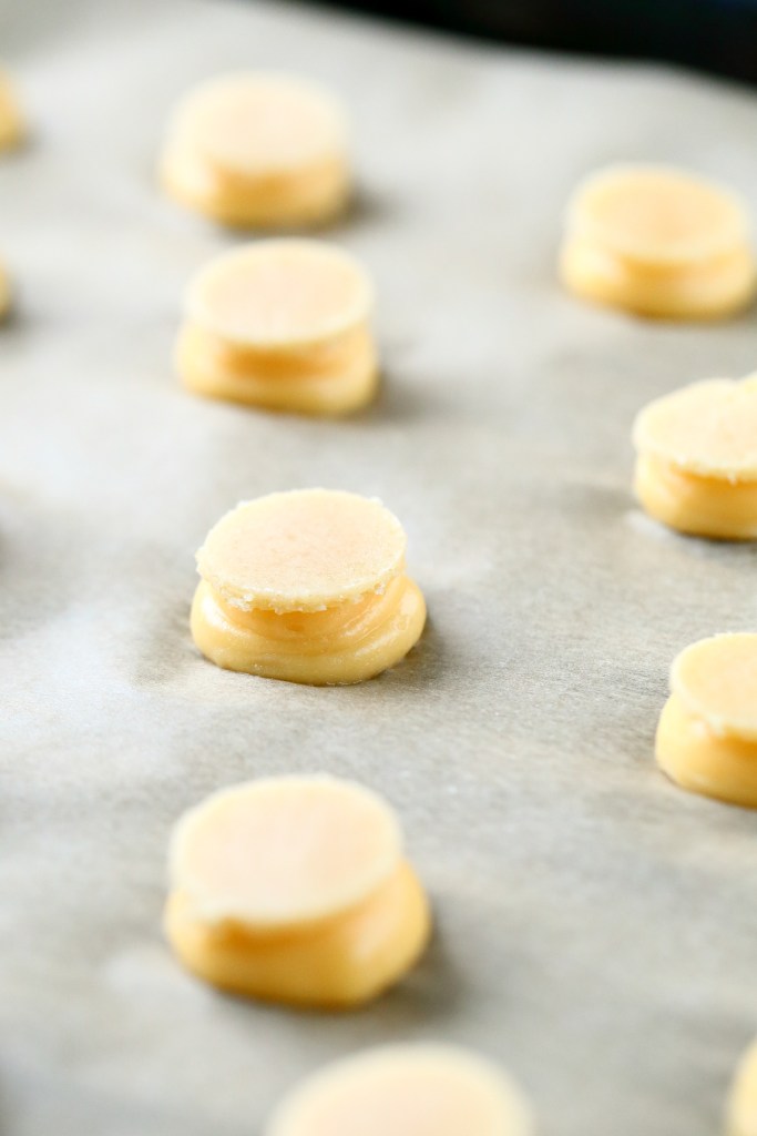 Tuulihattutaikina ja murutaikina päällekäin, helppo tehdä