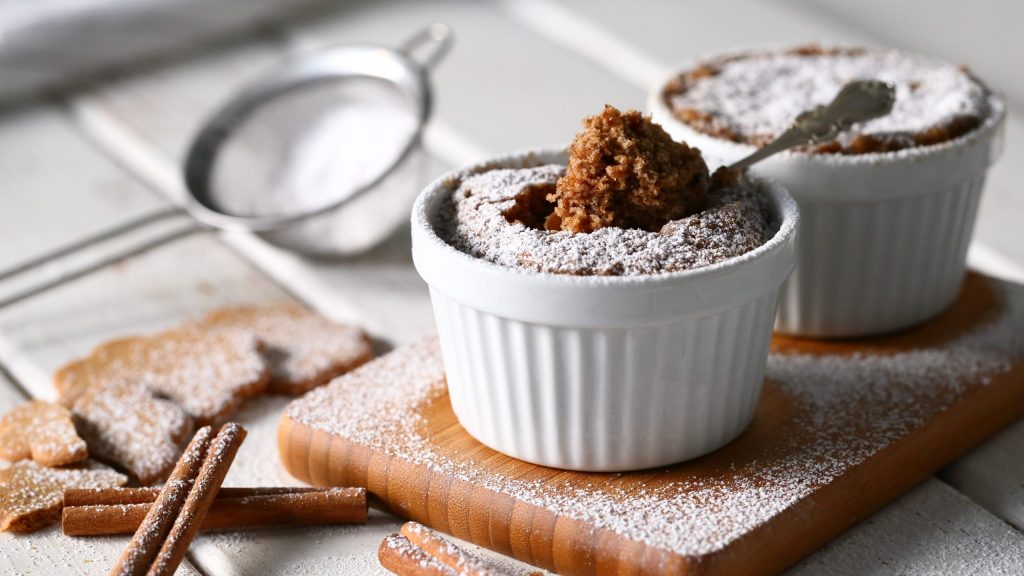 jouluinen mukikakku mikrossa